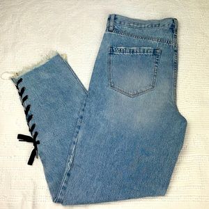 NWT Blank NYC High Rise Tapered Jean w/ Laces